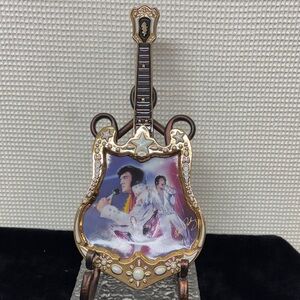 Elvis Presley commemorative plate